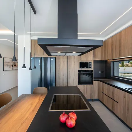 Omnia Luxury Villa, 100m2 Pool, Whirlpool & Gym, By Thinkvilla Villa Prínos