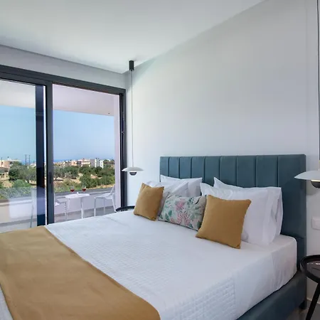 Omnia Luxury Villa, 100m2 Pool, Whirlpool & Gym, By Thinkvilla *