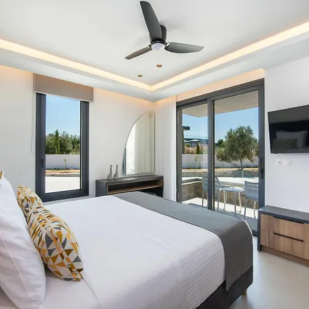 Villa Omnia Luxury Villa, 100m2 Pool, Whirlpool & Gym, By Thinkvilla Prínos