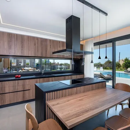 Omnia Luxury Villa, 100m2 Pool, Whirlpool & Gym, By Thinkvilla Prínos