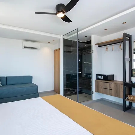 Villa Omnia Luxury Villa, 100m2 Pool, Whirlpool & Gym, By Thinkvilla *