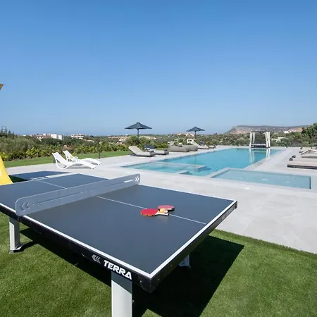 Omnia Luxury Villa, 100m2 Pool, Whirlpool & Gym, By Thinkvilla Villa *