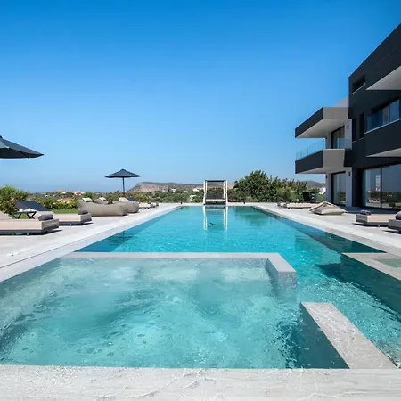 Villa Omnia Luxury Villa, 100m2 Pool, Whirlpool & Gym, By Thinkvilla
